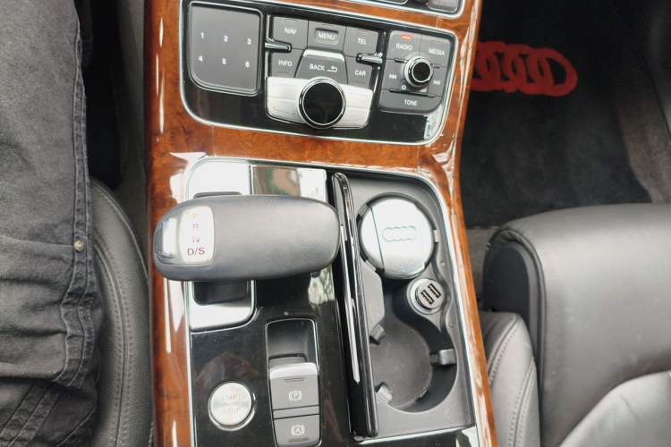 Used Audi A8  Gear Lever