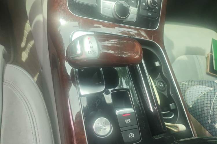 Used Audi A8 2011 A8L 3.0 TFSI quattro Comfort model (213kW) Gear Lever