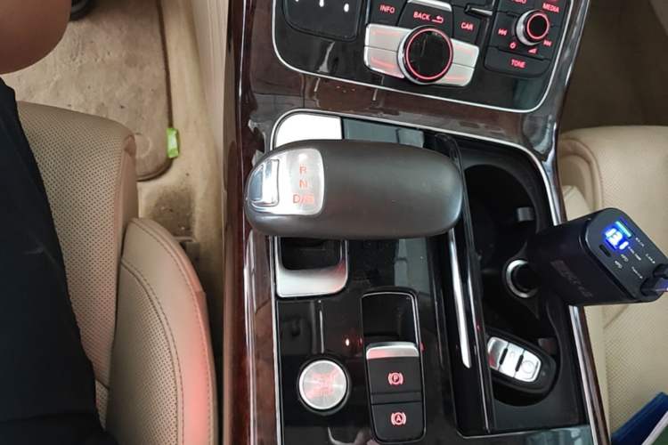 Used Audi A8 2011 A8L 3.0 TFSI quattro Luxury Edition (213kW) Gear Lever
