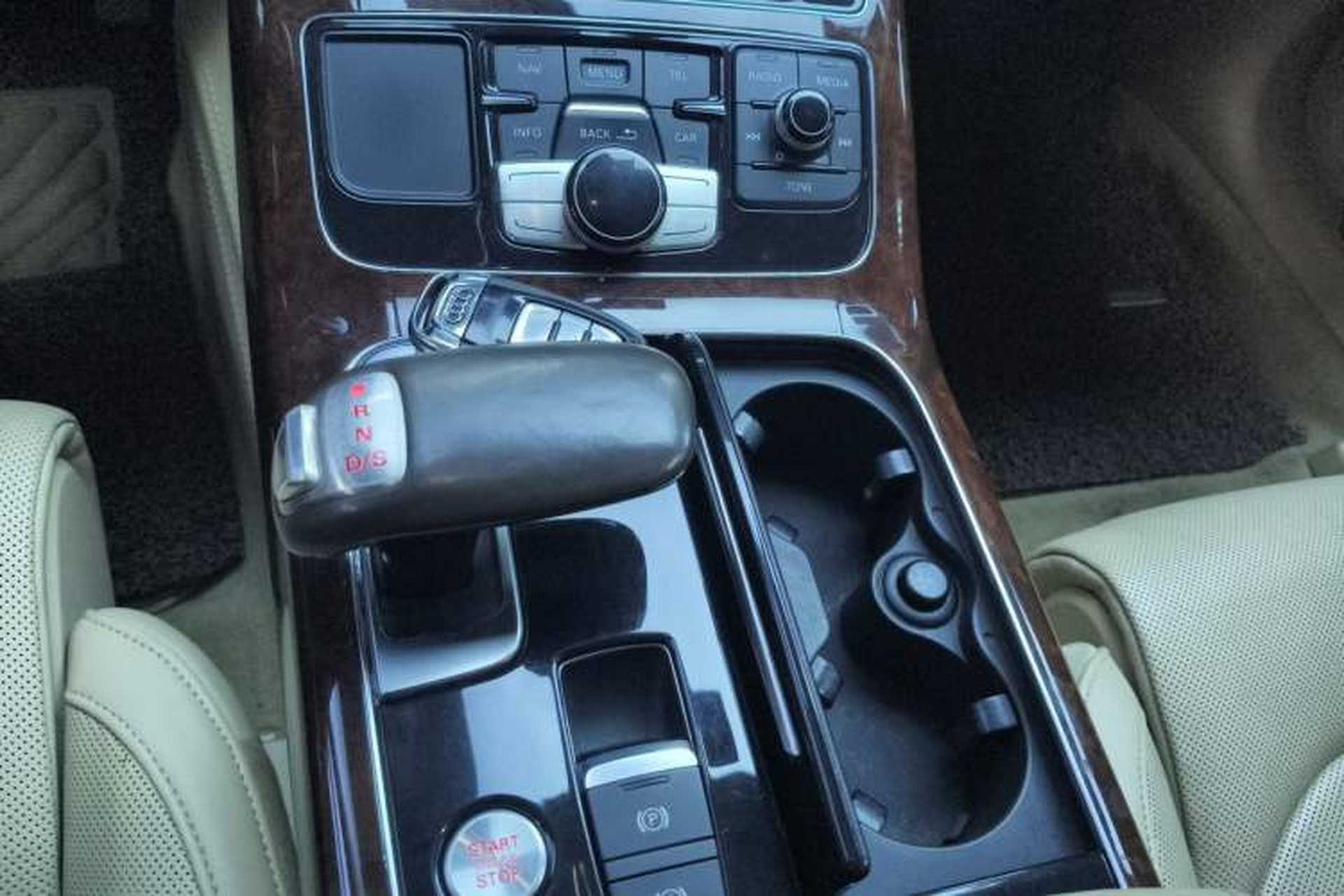 Used Audi A8 2011 A8L 3.0 TFSI quattro Luxury Edition (213kW) Gear Lever