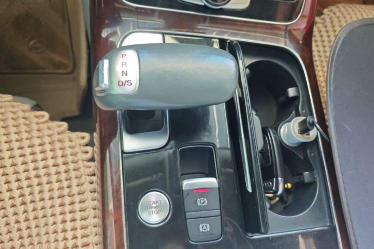 Used Audi A8 2011 A8L 3.0 TFSI quattro Luxury Edition (213kW) Gear Lever