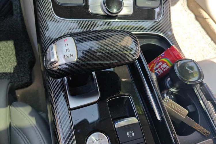Used Audi A8 2011 A8L 3.0 TFSI quattro Comfort model (213kW) Gear Lever