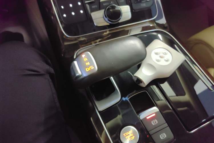 Used Audi A8 2011 A8L 3.0 TFSI quattro Luxury Edition (213kW) Gear Lever