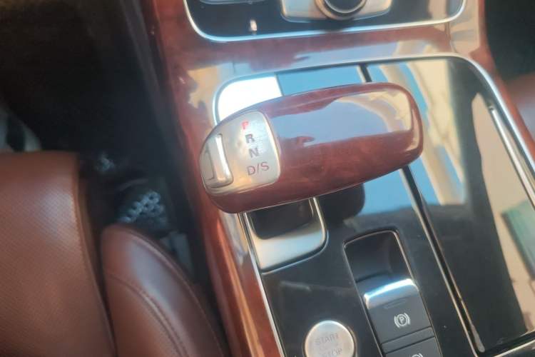 Used Audi A8 2011 A8L 3.0 TFSI quattro Luxury Edition (213kW) Gear Lever
