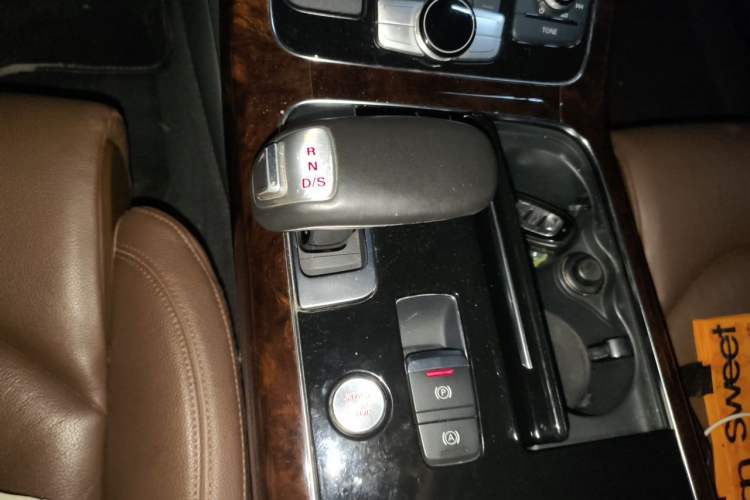 Used Audi A8 2011 A8L 3.0 TFSI quattro Comfort model (213kW) Gear Lever