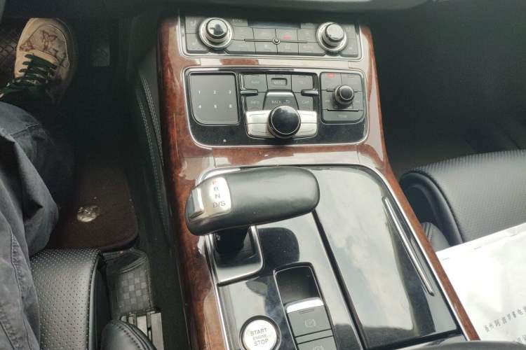 Used Audi A8 2011 A8L 3.0 TFSI quattro Comfort model (245kW) Gear Lever