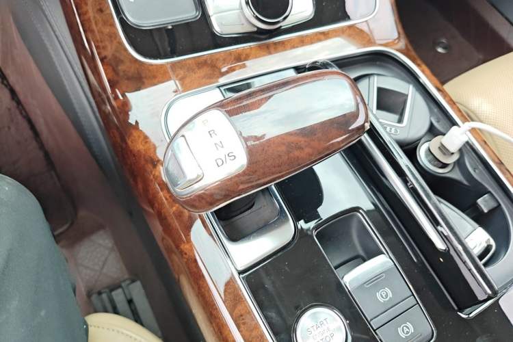 Used Audi A8 2011 A8L 3.0 TFSI quattro Luxury Edition (213kW) Gear Lever