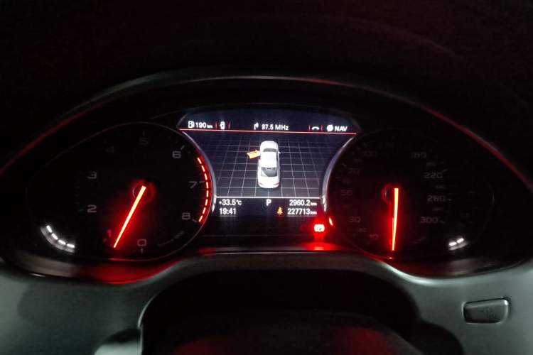 Used Audi A8 2011 A8L 3.0 TFSI quattro Comfort model (213kW) Instrument Cluster