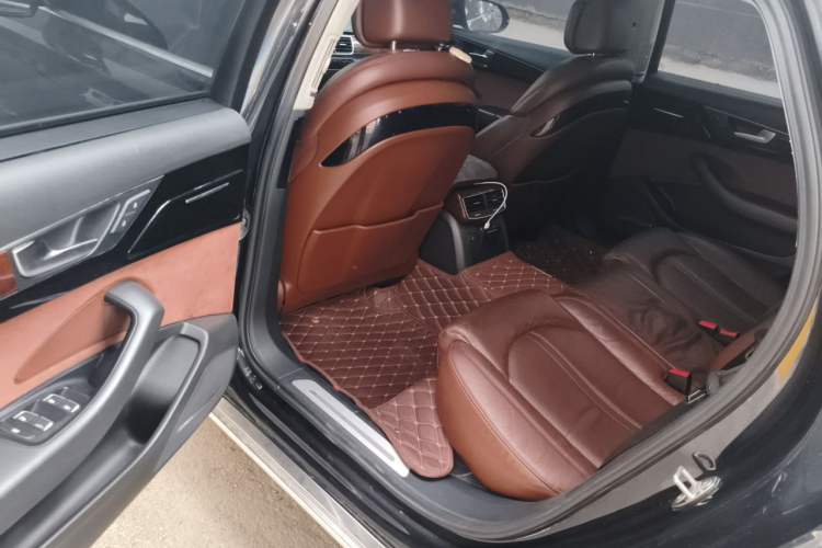 Used Audi A8 2011 A8L 3.0 TFSI quattro Comfort model (213kW) Left Rear Seat
