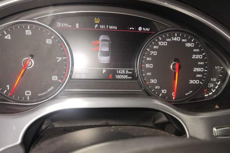 Used Audi A8 2011 A8L 3.0 TFSI quattro Luxury Edition (213kW) Odometer Close Up
