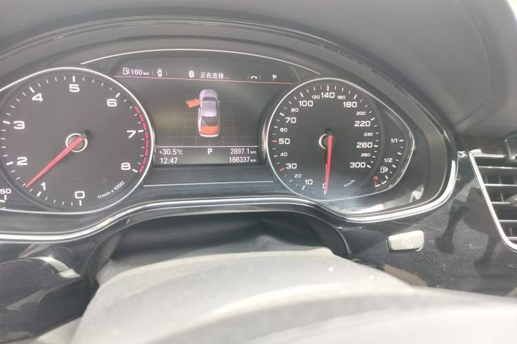 Used Audi A8 2011 A8L 3.0 TFSI quattro Luxury Edition (213kW) Odometer Close Up