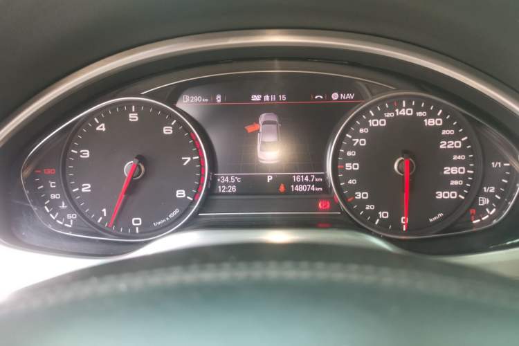 Used Audi A8 2011 A8L 3.0 TFSI quattro Comfort model (245kW) Odometer Close Up