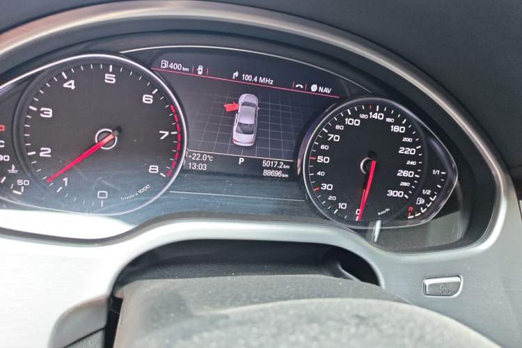 Used Audi A8 2011 A8L 3.0 TFSI quattro Luxury Edition (213kW) Odometer Close Up