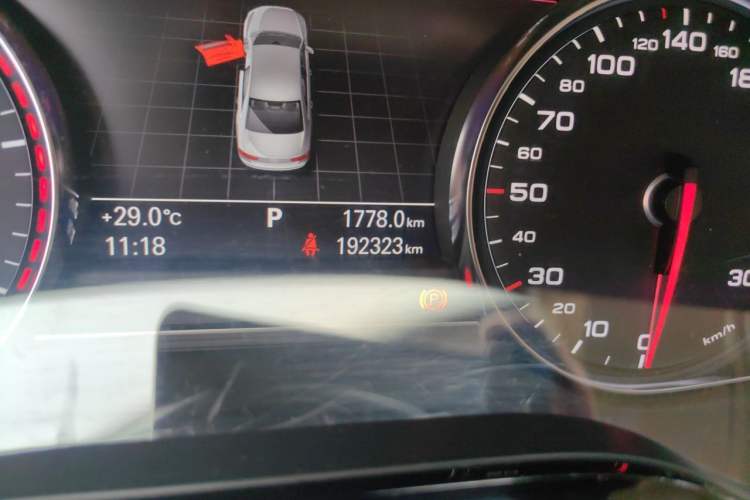 Used Audi A8 2011 A8L 3.0 TFSI quattro Comfort model (213kW) Odometer Close Up