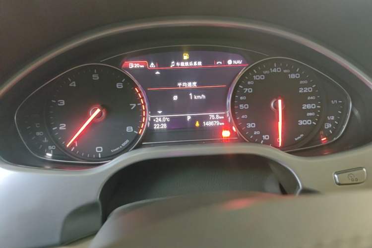 Used Audi A8 2011 A8L 3.0 TFSI quattro Luxury Edition (213kW) Odometer Close Up