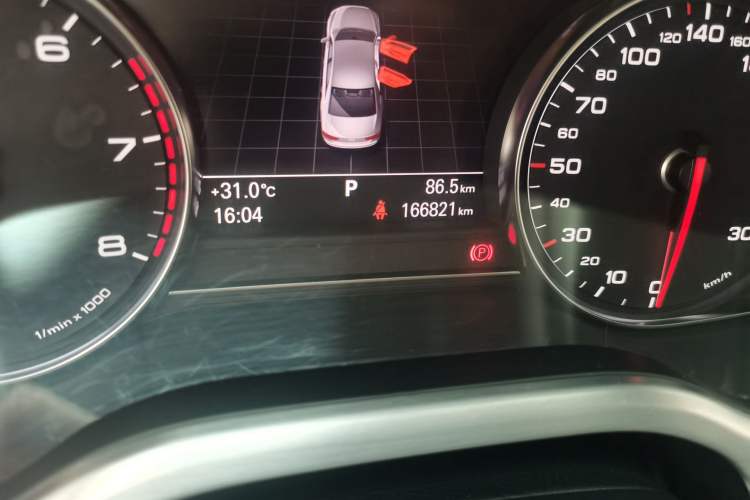 Used Audi A8 2011 A8L 3.0 TFSI quattro Luxury Edition (213kW) Odometer Close Up