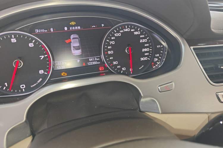 Used Audi A8 2011 A8L 3.0 TFSI quattro Luxury Edition (213kW) Odometer Close Up