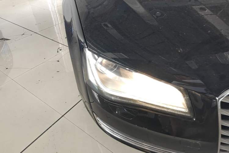 Used Audi A8 2011 A8L 3.0 TFSI quattro Luxury Edition (213kW) Right Front Headlight