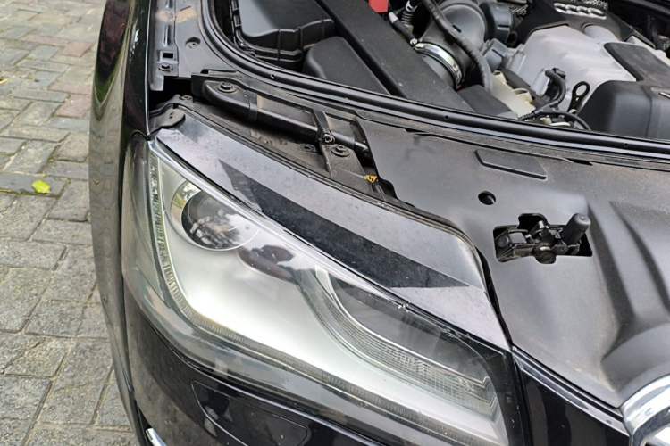 Used Audi A8 2011 A8L 3.0 TFSI quattro Comfort model (213kW) Right Front Headlight