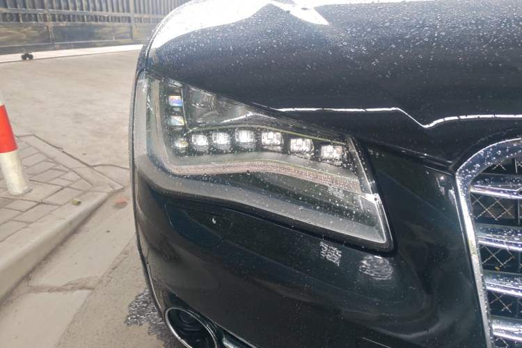 Used Audi A8 2011 A8L W12 6.3 FSI quattro Right Front Headlight