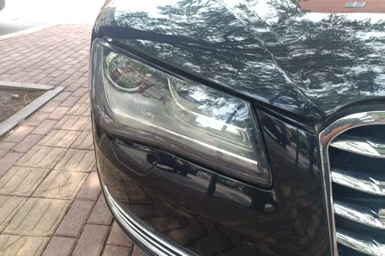 Used Audi A8 2011 A8L 3.0 TFSI quattro Comfort model (213kW) Right Front Headlight