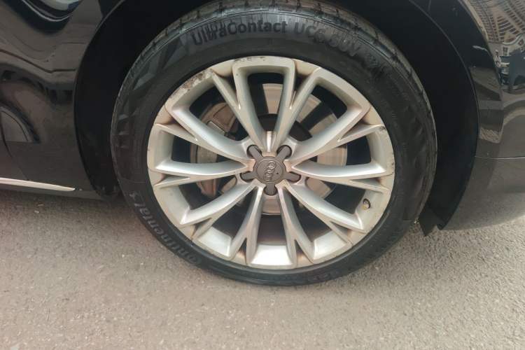 Used Audi A8 2011 A8L 3.0 TFSI quattro Prestige Edition (245kW) Right Front Wheel Hub