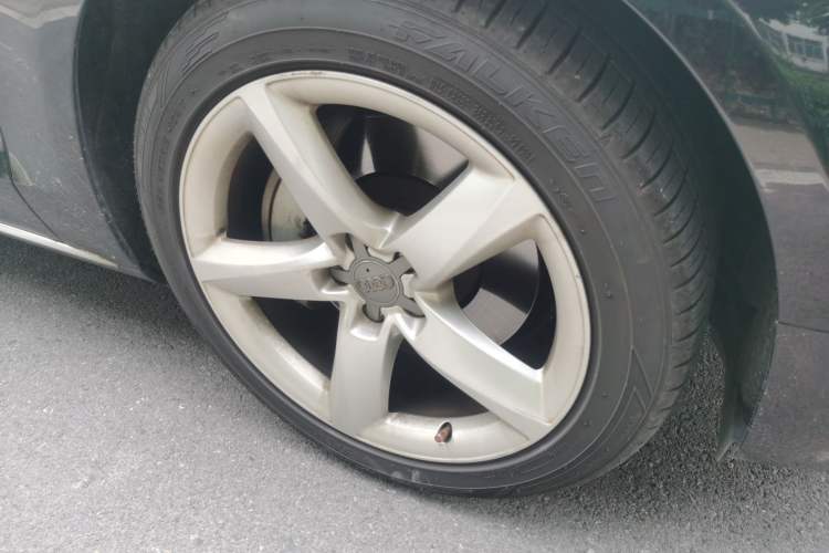 Used Audi A8 2011 A8L 3.0 TFSI quattro Comfort model (213kW) Right Front Wheel Hub