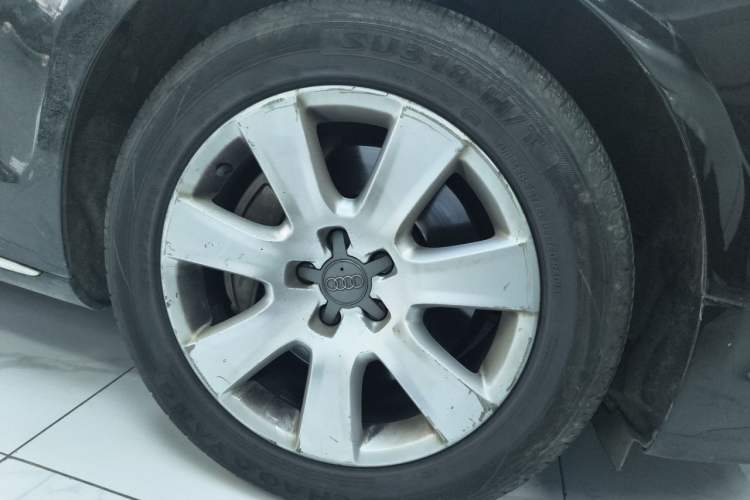 Used Audi A8 2011 A8L 3.0 TFSI quattro Luxury Edition (213kW) Right Front Wheel Hub
