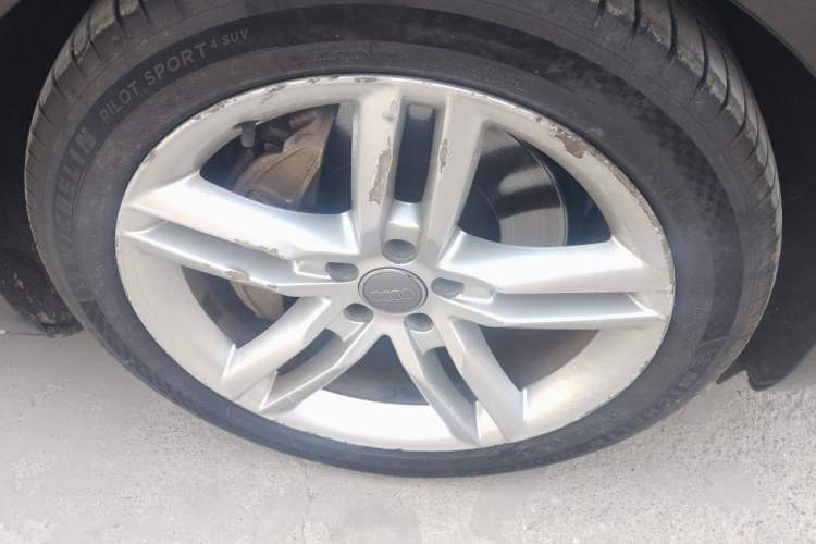 Used Audi A8 2011 A8L 3.0 TFSI quattro Comfort model (245kW) Right Front Wheel Hub
