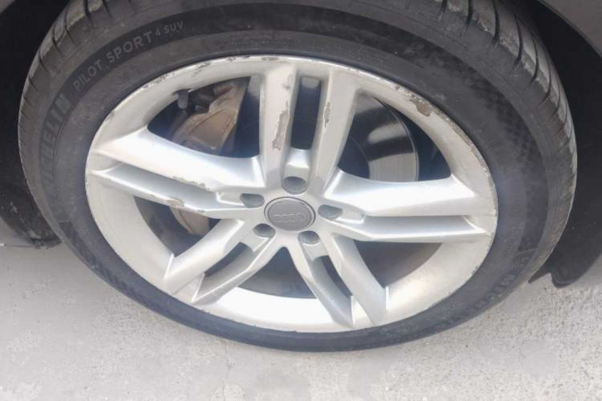 Used Audi A8 2011 A8L 3.0 TFSI quattro Comfort model (245kW) Right Front Wheel Hub