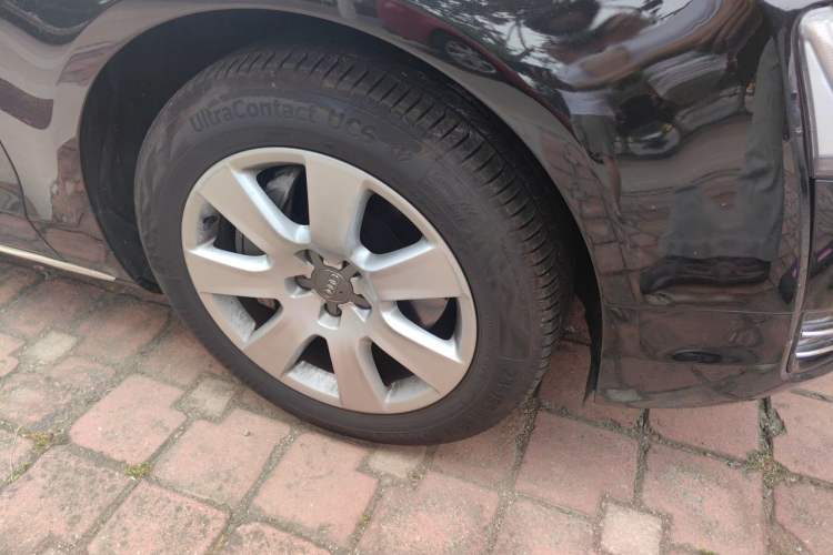 Used Audi A8 2011 A8L 3.0 TFSI quattro Comfort model (213kW) Right Front Wheel Hub
