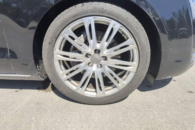 Used Audi A8 2011 A8L 3.0 TFSI quattro Comfort model (213kW) Right Front Wheel Hub