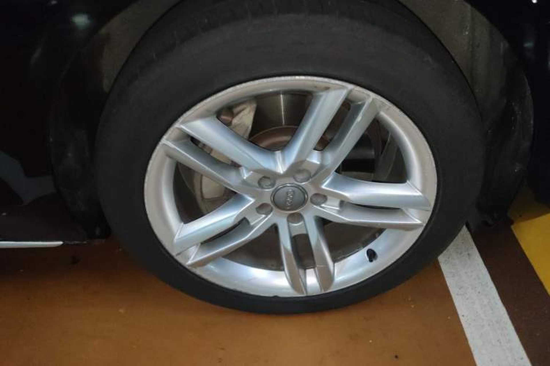 Used Audi A8 2011 A8L 3.0 TFSI quattro Comfort model (213kW) Right Front Wheel Hub