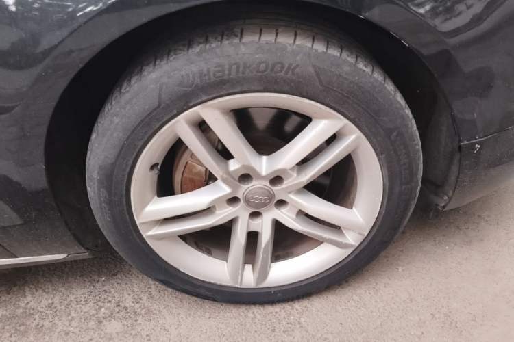 Used Audi A8 2011 A8L 3.0 TFSI quattro Comfort model (213kW) Right Front Wheel Hub