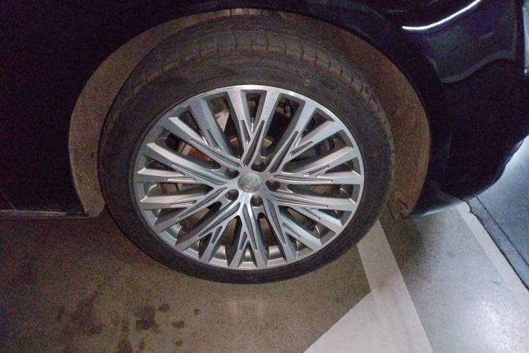 Used Audi A8 2011 A8L 3.0 TFSI quattro Luxury Edition (213kW) Right Front Wheel Hub