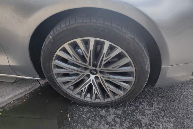 Used Audi A8 2011 A8L 3.0 TFSI quattro Luxury Edition (213kW) Right Front Wheel Hub