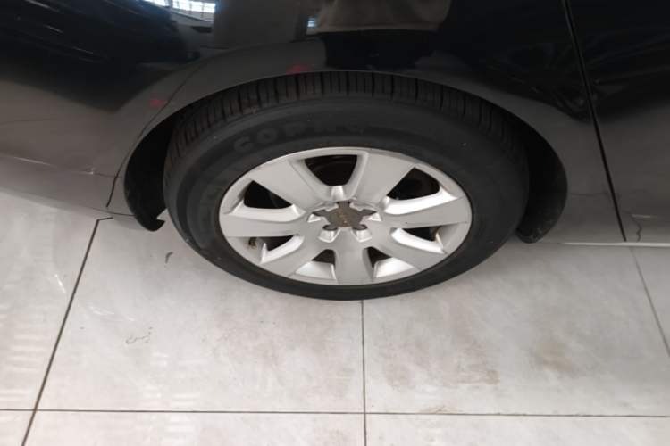 Used Audi A8 2011 A8L 3.0 TFSI quattro Comfort model (213kW) Right Rear Wheel Hub