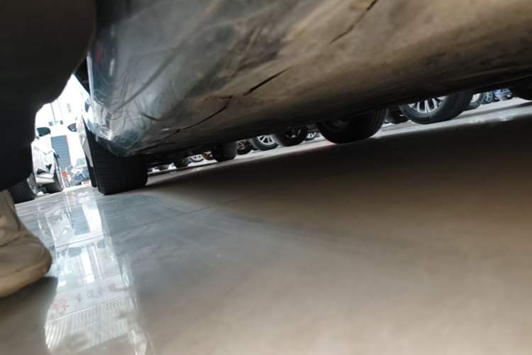 Used Audi A8 2011 A8L 3.0 TFSI quattro Comfort model (213kW) Right Side Sill