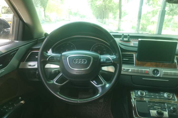 Used Audi A8 2011 A8L 3.0 TFSI quattro Comfort model (245kW) Steering Wheel