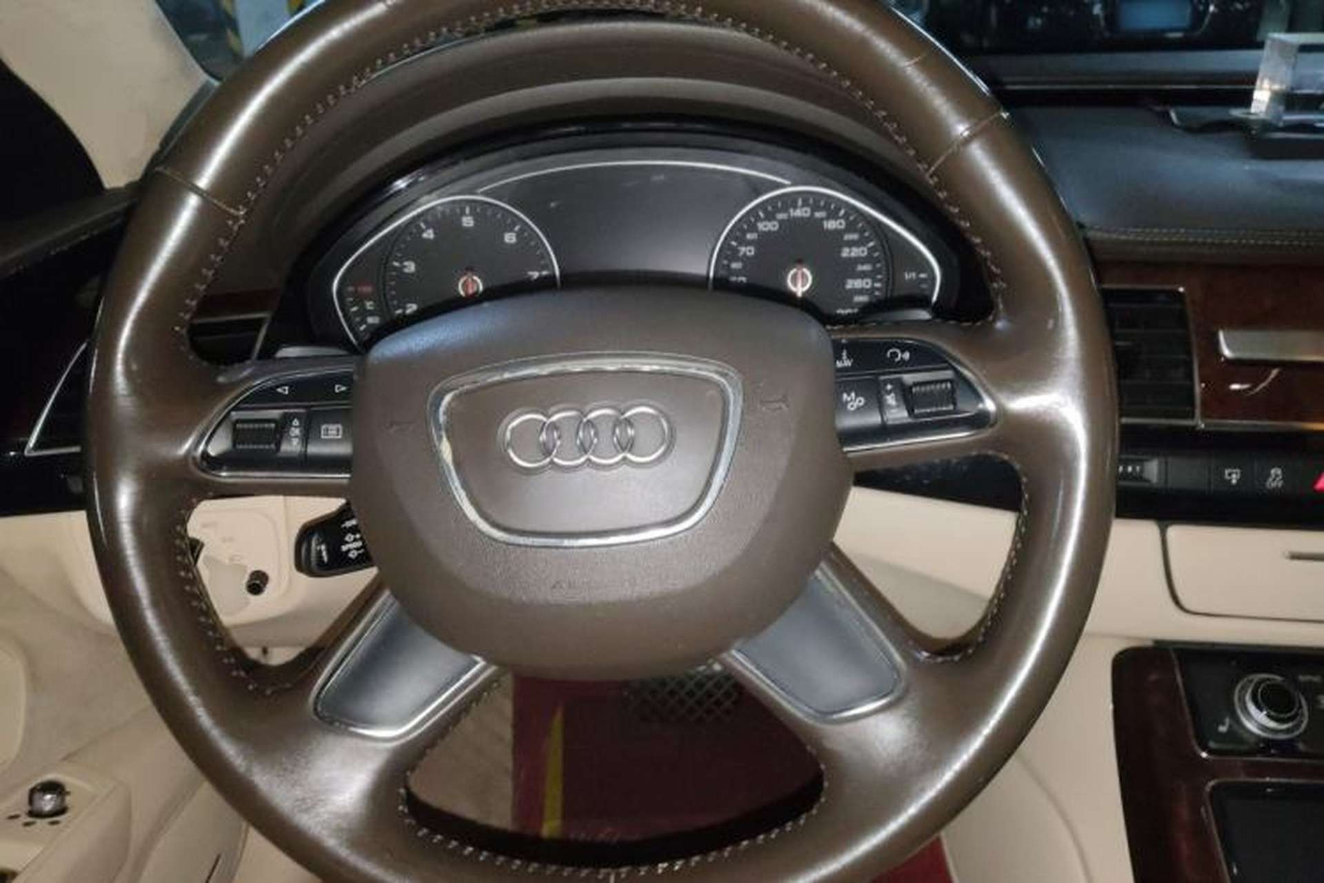 Used Audi A8 2011 A8L 3.0 TFSI quattro Comfort model (213kW) Steering Wheel