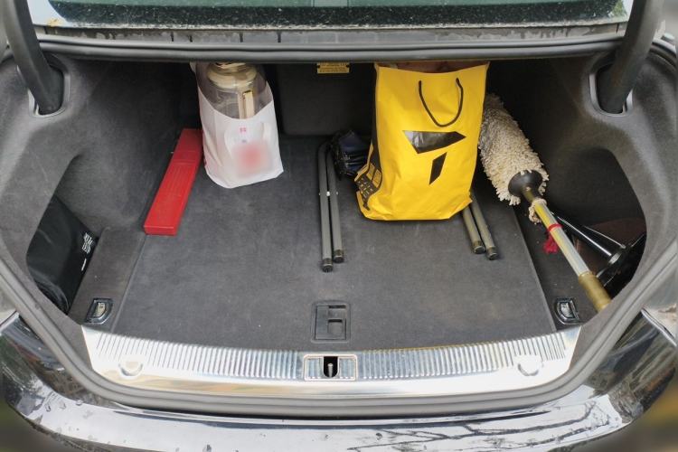 Used Audi A8  Trunk