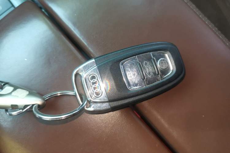 Used Audi A8 2011 A8L 3.0 TFSI quattro Comfort model (245kW) Vehicle Key