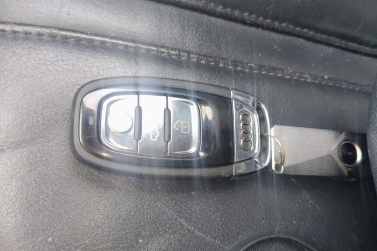 Used Audi A8 2011 A8L 3.0 TFSI quattro Comfort model (245kW) Vehicle Key