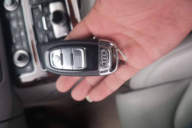 Used Audi A8 2011 A8L 3.0 TFSI quattro Comfort model (213kW) Vehicle Key
