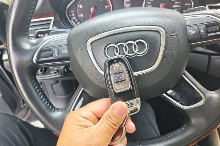 Used Audi A8 2011 A8L 3.0 TFSI quattro Comfort model (213kW) Vehicle Key
