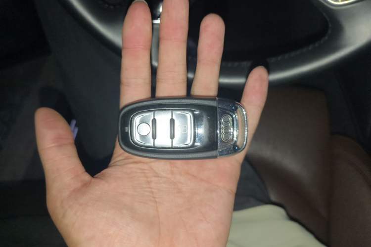 Used Audi A8 2011 A8L 3.0 TFSI quattro Comfort model (213kW) Vehicle Key