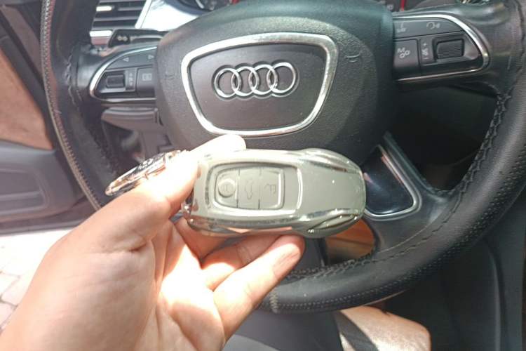 Used Audi A8 2011 A8L 3.0 TFSI quattro Comfort model (213kW) Vehicle Key