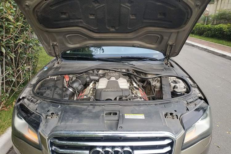 Used Audi A8 2011 A8L 3.0 TFSI quattro Comfort model (213kW) Engine Bay