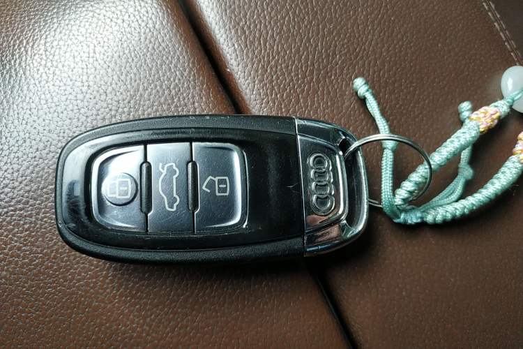 Used Audi A8 2011 A8L 3.0 TFSI quattro Comfort model (213kW) Vehicle Key