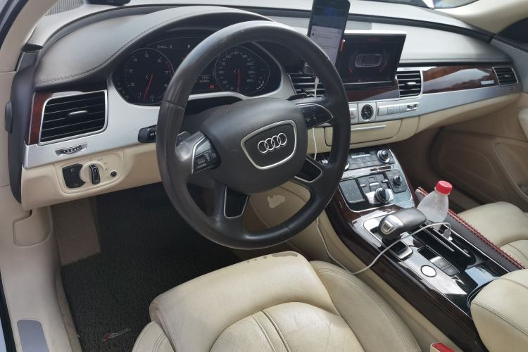 Used Audi A8 2011 A8L 3.0 TFSI quattro Comfort model (213kW) Center Console